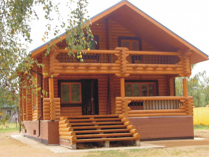 Бревенчатый деревянный дом